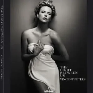 Offerta Limitata The light between us. Ediz. inglese, tedesca e francese