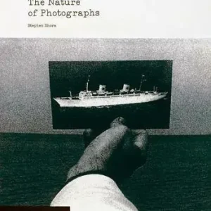The nature of photographs. Ediz. illustrata Occasione Imperdibile